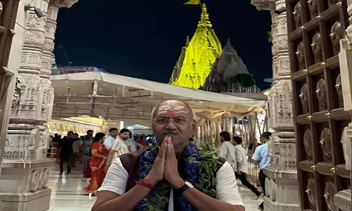 बृजमोहन अग्रवाल की आध्यात्मिक यात्रा, काशी में बाबा के चरणों में अर्पित की श्रद्धा बृजमोहन अग्रवाल की आध्यात्मिक यात्रा, काशी में बाबा के चरणों में अर्पित की श्रद्धा