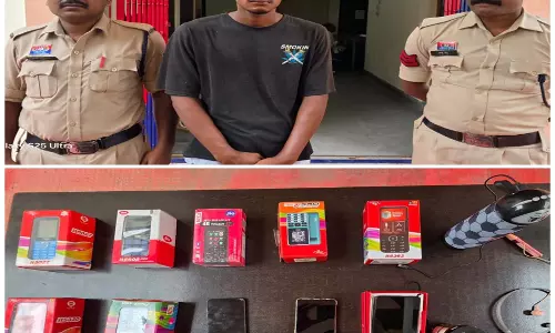 CG NEWS: मोबाइल शॉप में चोरी करने वाले दो आरोपी गिरफ्तार, 16 मोबाइल 30 हजार की संपत्ति बरामद