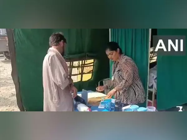 38 दिवसीय Amarnath Yatra आज से शुरू होने के अवसर पर चिकित्सा शिविर स्थापित किए गए 38 दिवसीय Amarnath Yatra आज से शुरू होने के अवसर पर चिकित्सा शिविर स्थापित किए गए
