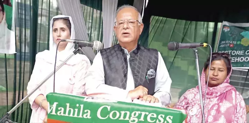 महिलाओं को सशक्त बनाना कांग्रेस की परंपरा: तारिक कर्रा महिलाओं को सशक्त बनाना कांग्रेस की परंपरा: तारिक कर्रा