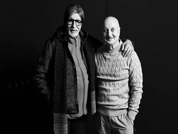 अमिताभ बच्चन ने Anupam Kher को उनकी निर्देशित फिल्म तन्वी द ग्रेट के लिए शुभकामनाएं भेजीं अमिताभ बच्चन ने Anupam Kher को उनकी निर्देशित फिल्म तन्वी द ग्रेट के लिए शुभकामनाएं भेजीं