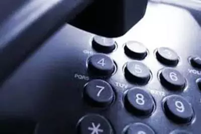 कश्मीर में आतंकवाद पीड़ितों के लिए पुलिस ने हेल्पलाइन स्थापित की कश्मीर में आतंकवाद पीड़ितों के लिए पुलिस ने हेल्पलाइन स्थापित की