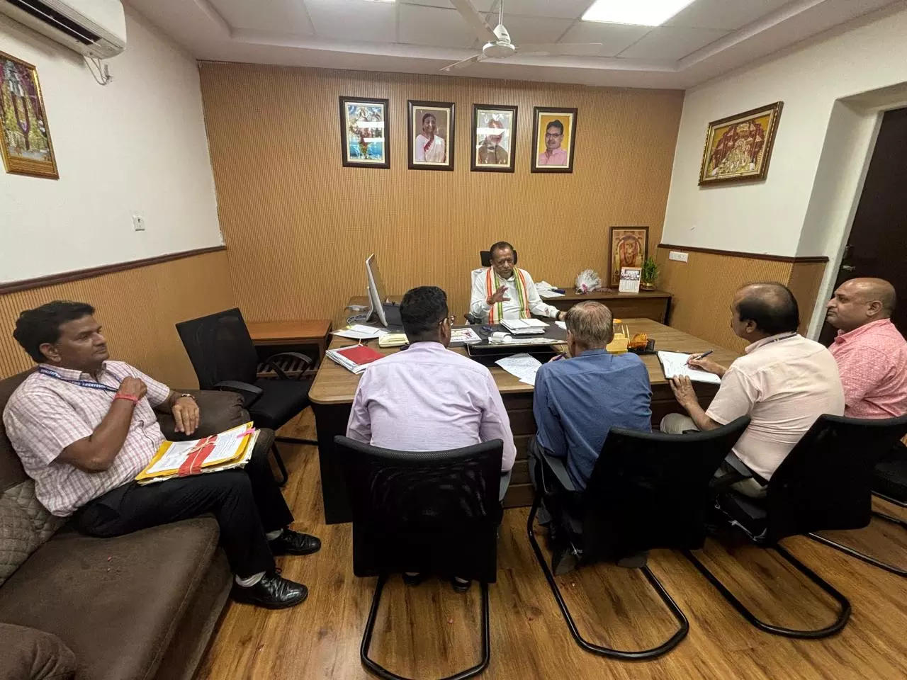 Jaipur: आरपीएससी को भेजी गई 1100 पशु चिकित्सा अधिकारी पदों की अभ्यर्थना Jaipur: आरपीएससी को भेजी गई 1100 पशु चिकित्सा अधिकारी पदों की अभ्यर्थना