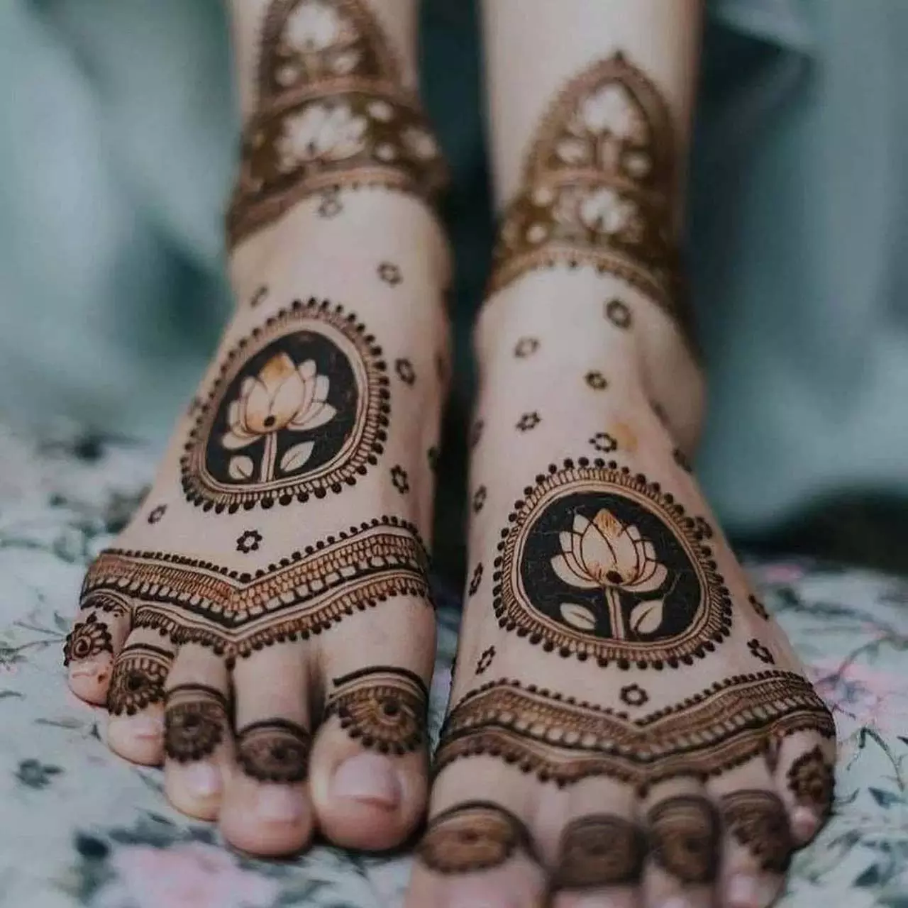 Mehndi Design:हरियाली तीज पर पैरों पर लगाने के लिए बेस्ट हैं ये मेहंदी डिजाइन Mehndi Design:हरियाली तीज पर पैरों पर लगाने के लिए बेस्ट हैं ये मेहंदी डिजाइन