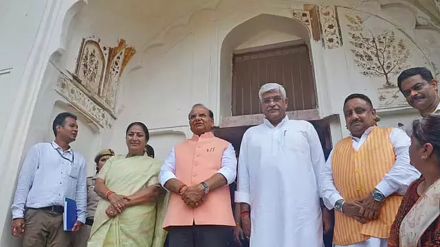 शालीमार बाग में मध्यकालीन शीश महल का अनावरण शालीमार बाग में मध्यकालीन शीश महल का अनावरण