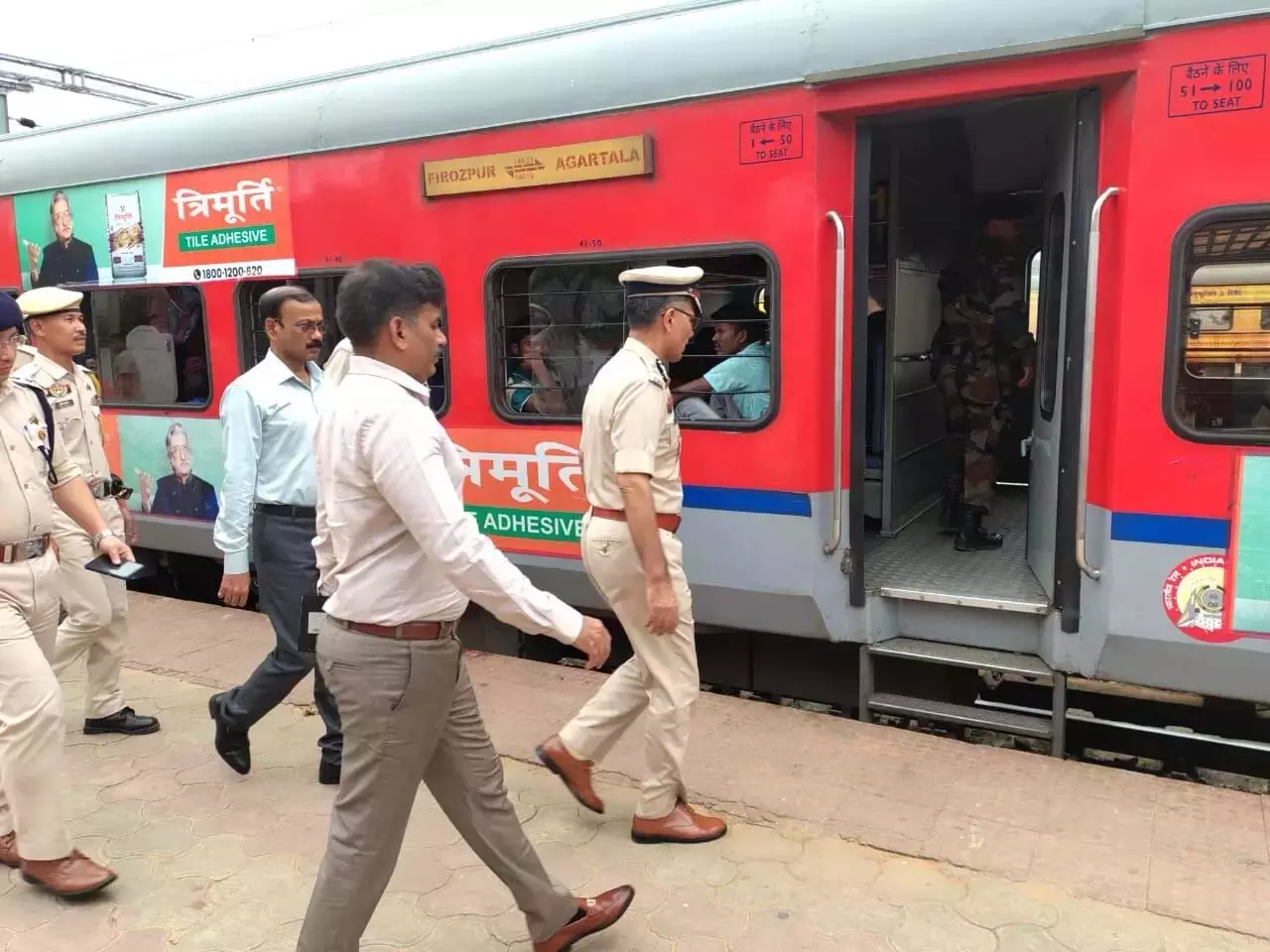 NFR zone : आरपीएफ की सख्ती, मानव तस्करी से बचाए गए 27 लोग NFR zone : आरपीएफ की सख्ती, मानव तस्करी से बचाए गए 27 लोग