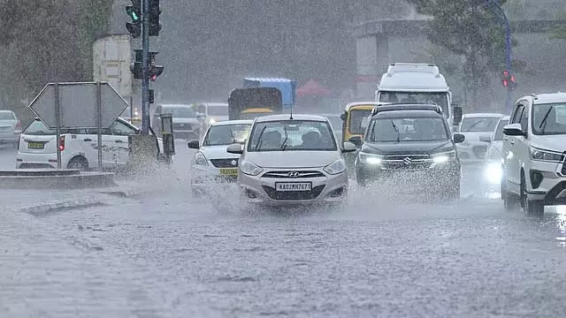 Karnataka : पूरे राज्य में एक सप्ताह तक गरज के साथ भारी बारिश Karnataka : पूरे राज्य में एक सप्ताह तक गरज के साथ भारी बारिश