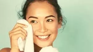 Skin Care: गोरे और बेदाग चेहरे के लिए बस अपनाएं ये घरेलू उपाय, फिर देखें जादू Skin Care: गोरे और बेदाग चेहरे के लिए बस अपनाएं ये घरेलू उपाय, फिर देखें जादू