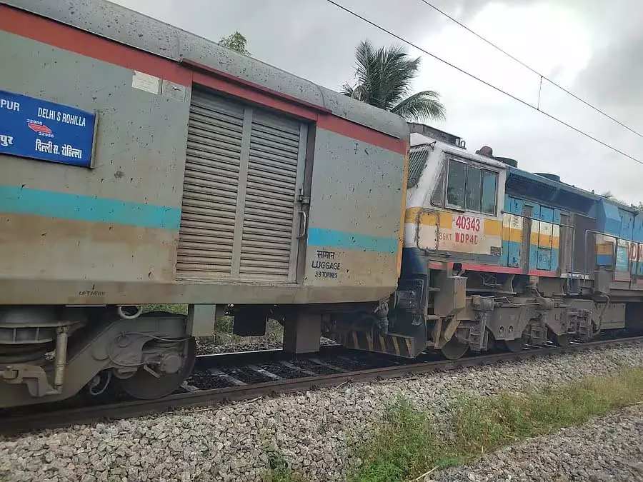 मैसूर-उदयपुर ट्रेन के इंजन में आग: बड़ा हादसा टल गया मैसूर-उदयपुर ट्रेन के इंजन में आग: बड़ा हादसा टल गया