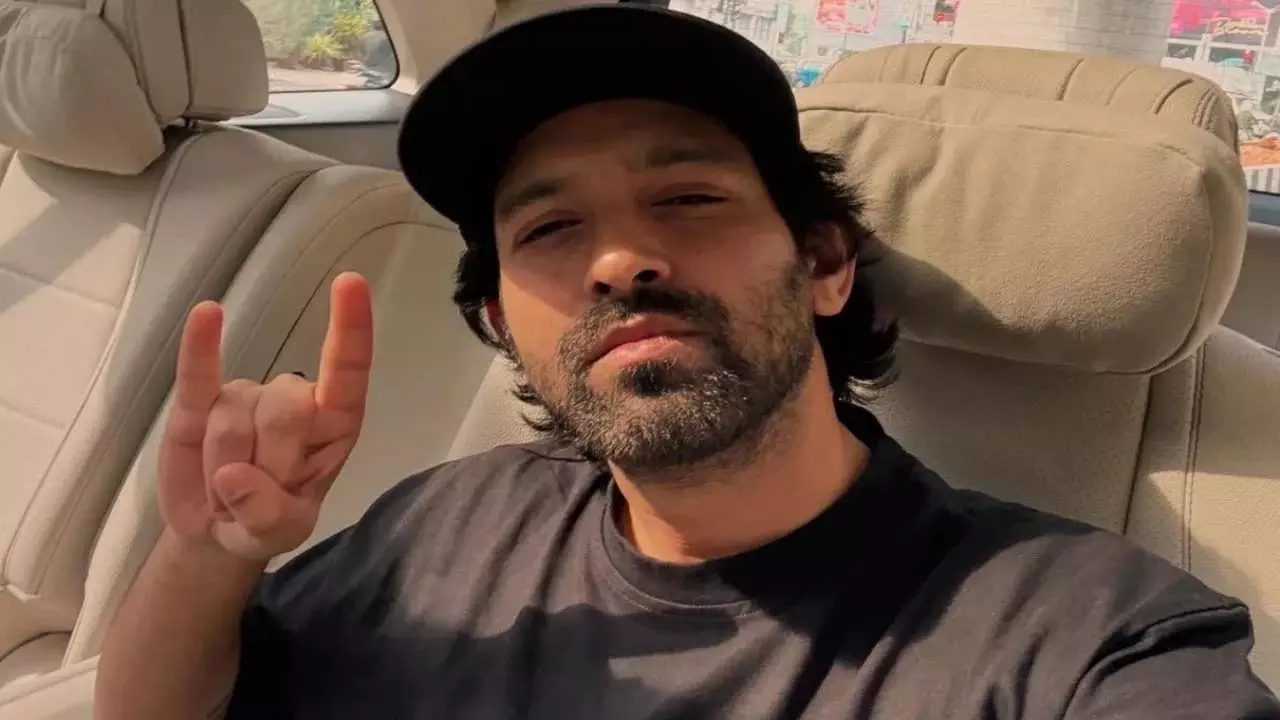Vikrant Massey ने बाहरी लोगों को पर्याप्त अवसर न मिलने के दावों पर प्रतिक्रिया दी Vikrant Massey ने बाहरी लोगों को पर्याप्त अवसर न मिलने के दावों पर प्रतिक्रिया दी