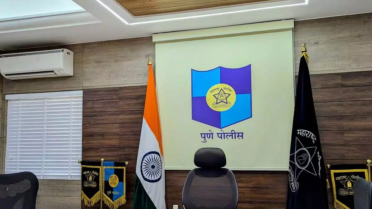 Pune पुलिस ने महिला से बलात्कार के आरोप में ‘डिलीवरी एजेंट’ को 24 घंटे के भीतर गिरफ्तार किया Pune पुलिस ने महिला से बलात्कार के आरोप में ‘डिलीवरी एजेंट’ को 24 घंटे के भीतर गिरफ्तार किया
