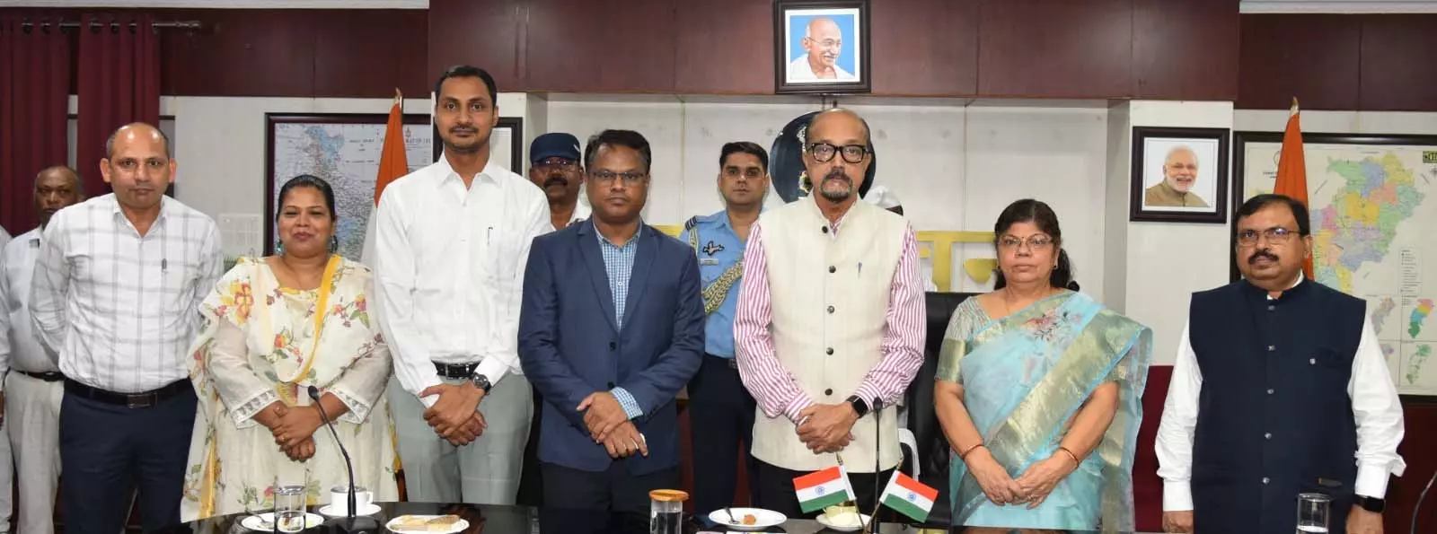 राजभवन के प्रेस अधिकारी और सहायक लेखाधिकारी का ट्रांसफर राजभवन के प्रेस अधिकारी और सहायक लेखाधिकारी का ट्रांसफर
