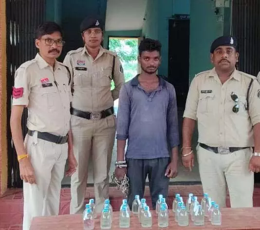 कोसमर्रा में शराब कोचिया गिरफ्तार कोसमर्रा में शराब कोचिया गिरफ्तार