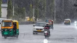 Karnataka : मौसम ने दिखाई करवट, भारी बारिश और तेज हवाओं का अनुमान Karnataka : मौसम ने दिखाई करवट, भारी बारिश और तेज हवाओं का अनुमान