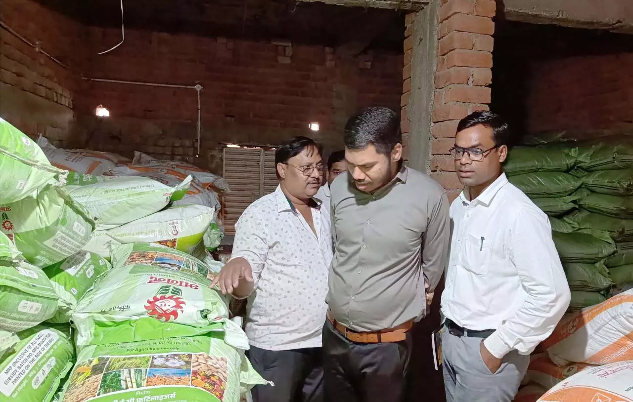 सरकार ने किसानों से शीघ्र खाद-बीज के उठाव की अपील की सरकार ने किसानों से शीघ्र खाद-बीज के उठाव की अपील की