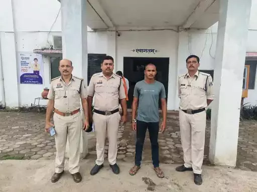 उपसरपंच ने किया रेप, अकेली थी लड़की, हत्या की धमकी देकर किया हैवानियत उपसरपंच ने किया रेप, अकेली थी लड़की, हत्या की धमकी देकर किया हैवानियत