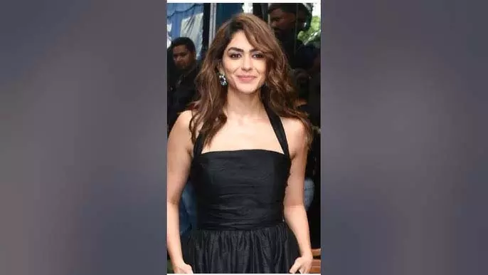 Mrunal Thakur : चमकदार मौजूदगी से चमका ‘सन ऑफ सरदार 2’ का प्रमोशन Mrunal Thakur : चमकदार मौजूदगी से चमका ‘सन ऑफ सरदार 2’ का प्रमोशन