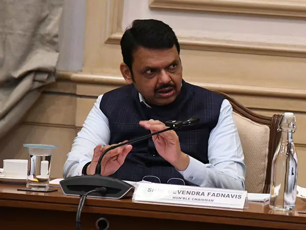 महाराष्ट्र सरकार ने 2289 अयोग्य महिलाओं को मुख्यमंत्री लड़की बहिन योजना से हटाया महाराष्ट्र सरकार ने 2289 अयोग्य महिलाओं को मुख्यमंत्री लड़की बहिन योजना से हटाया