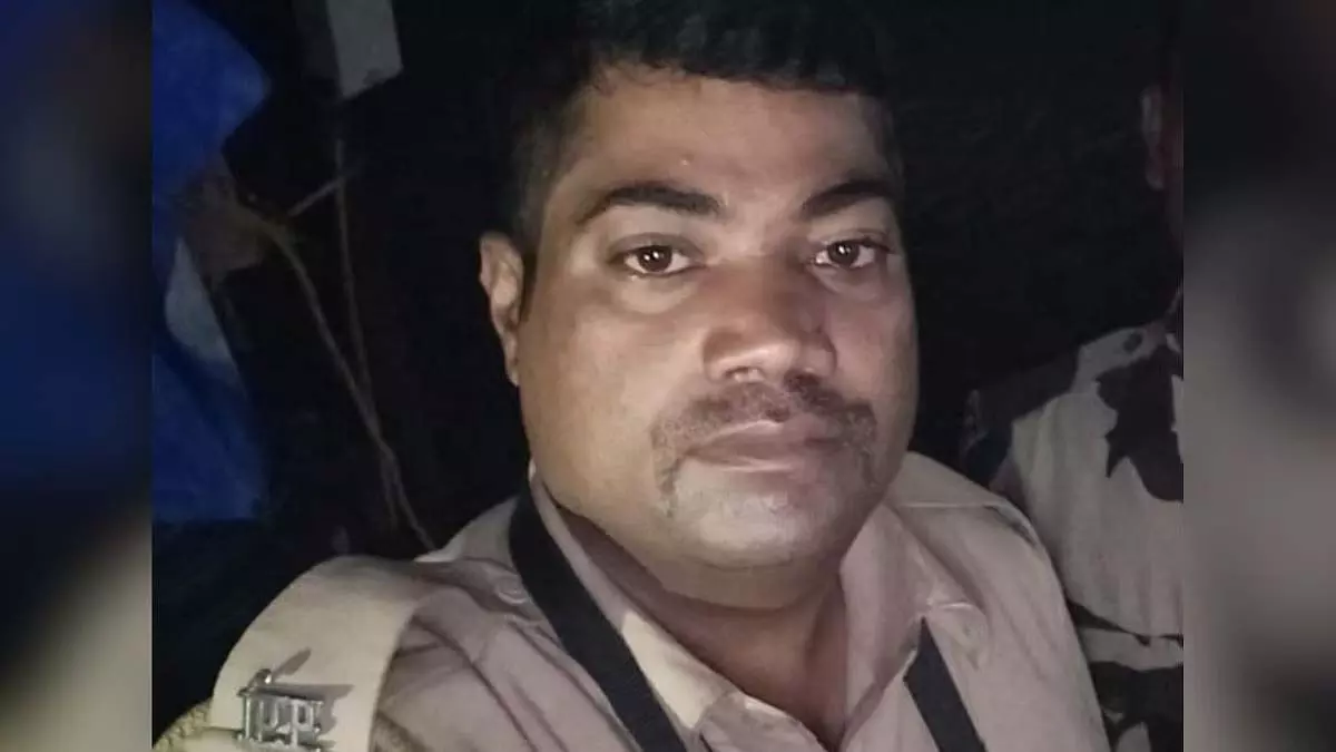 बैंडस्टैंड पर आत्महत्या का प्रयास नाकाम, पुलिस की फुर्ती से बची महिला बैंडस्टैंड पर आत्महत्या का प्रयास नाकाम, पुलिस की फुर्ती से बची महिला