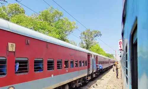 त्रिपुरा में बारिश के बाद भूस्खलन से बाधित रेल सेवा बहाल त्रिपुरा में बारिश के बाद भूस्खलन से बाधित रेल सेवा बहाल