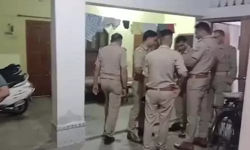 दामाद ने सास और ससुर को चाकू मारा, डबल मर्डर से सनसनी दामाद ने सास और ससुर को चाकू मारा, डबल मर्डर से सनसनी
