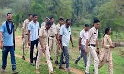 चोरी के संदिग्ध को गिरफ्तार करने के दौरान पथराव में पुलिसकर्मी घायल चोरी के संदिग्ध को गिरफ्तार करने के दौरान पथराव में पुलिसकर्मी घायल