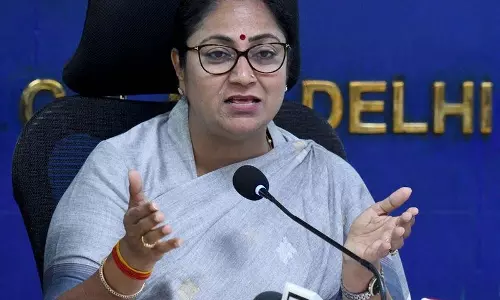 सीएम रेखा ने अधिकारियों को जर्जर सरकारी स्कूल भवनों की मरम्मत के आदेश दिए सीएम रेखा ने अधिकारियों को जर्जर सरकारी स्कूल भवनों की मरम्मत के आदेश दिए