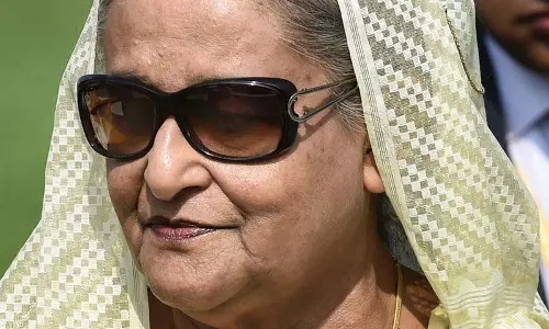 अपदस्थ पीएम शेख हसीना को अवमानना में पहली बार 6 महीने की जेल अपदस्थ पीएम शेख हसीना को अवमानना में पहली बार 6 महीने की जेल