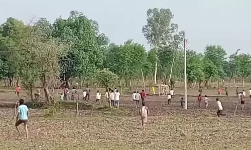 MP : छतरपुर में भालू ने गांव में घुसकर लोगों को डराया