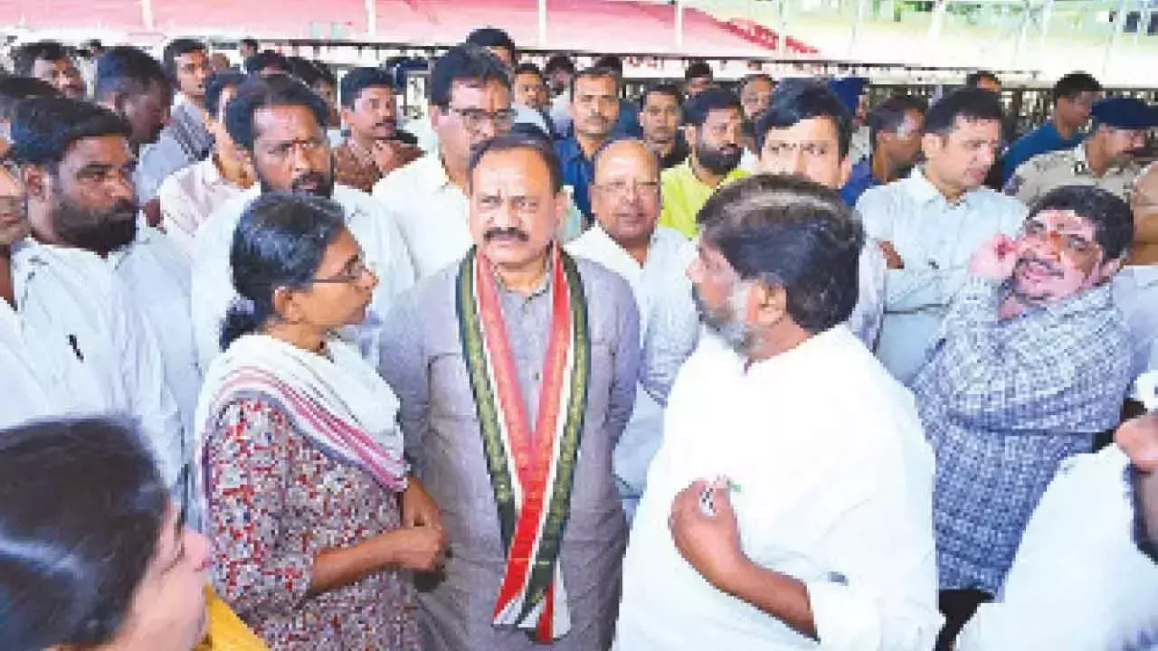 Telangana: भट्टी ने नेताओं से शानदार सफलता सुनिश्चित करने का आह्वान किया