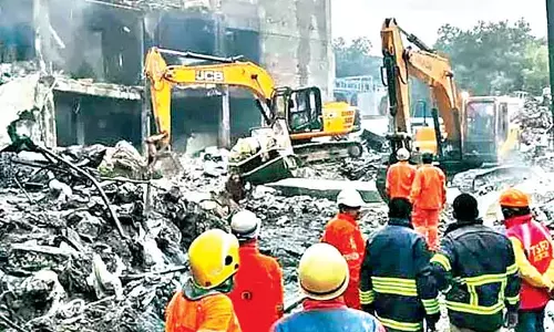 Odisha : चार मजदूरों की दुखद दुर्घटना में मौत Odisha : चार मजदूरों की दुखद दुर्घटना में मौत