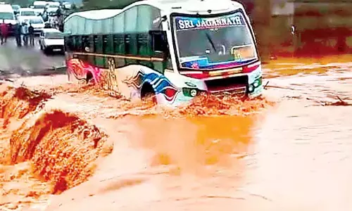 Odisha : भारी बारिश के कारण कोरापुट, नवरंगपुर जिलों में आवागमन बाधित रहा