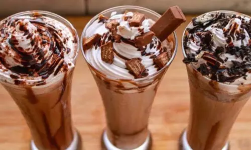 Chocolate Milk Shake: जो भी इसे एक बार चख लेता है, वह इसका मुरीद हो जाता है और बार-बार इसकी मांग करता है