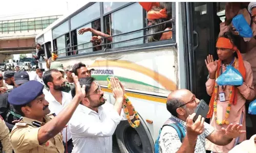 अमरनाथ यात्रा: पारंपरिक उत्साह के साथ तीर्थयात्री घाटी में प्रवेश अमरनाथ यात्रा: पारंपरिक उत्साह के साथ तीर्थयात्री घाटी में प्रवेश