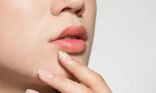 Dry Lips Care Tips: बदलते मौसम में अपनाएं ये लिप केयर, पाएं स्मूद और सॉफ्ट होंठ Dry Lips Care Tips: बदलते मौसम में अपनाएं ये लिप केयर, पाएं स्मूद और सॉफ्ट होंठ