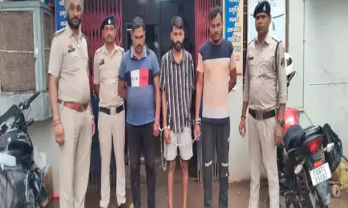 लेखापाल से लूट, फर्जी क्राइम ब्रांच अफसर गिरफ्तार