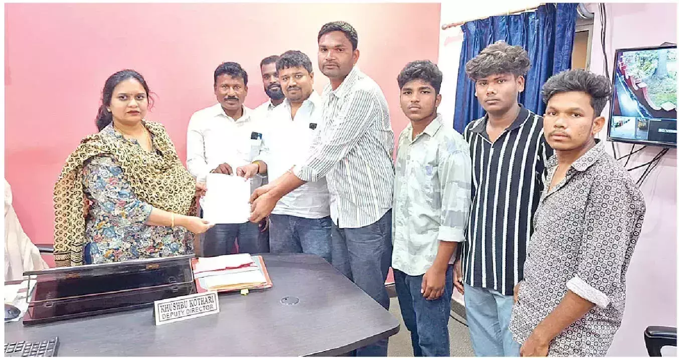 Andhra: छात्र संघों ने बी.सी. छात्रों के लिए सीटें और छात्रावास बढ़ाने की मांग की