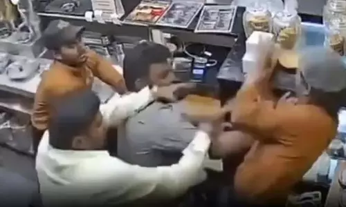 कैफे में झगड़ा: अतिरिक्त चाय के कप न देने पर स्टाफ पर जानलेवा हमला