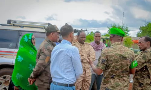 Somalia में युगांडा के सैन्य हेलीकॉप्टर दुर्घटना में पांच लोगों के मारे जाने की आशंका Somalia में युगांडा के सैन्य हेलीकॉप्टर दुर्घटना में पांच लोगों के मारे जाने की आशंका
