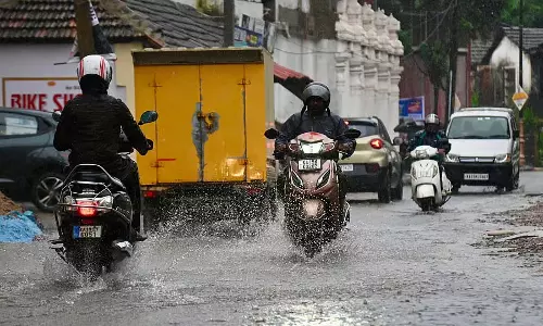 बारिश: सुल्लिया, कडाबा तालुकों में स्कूलों, PU कॉलेजों में छुट्टी बारिश: सुल्लिया, कडाबा तालुकों में स्कूलों, PU कॉलेजों में छुट्टी