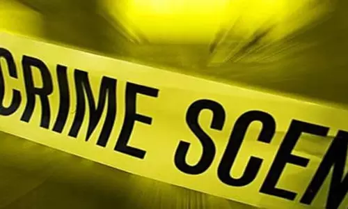 Delhi : महिला ने बेटे का गला काटा, घरेलू सहायक की भी हत्या Delhi : महिला ने बेटे का गला काटा, घरेलू सहायक की भी हत्या