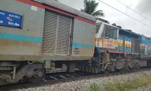 मैसूर-उदयपुर ट्रेन के इंजन में आग: बड़ा हादसा टल गया मैसूर-उदयपुर ट्रेन के इंजन में आग: बड़ा हादसा टल गया