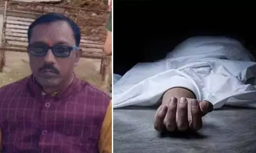 MP : बागेश्वर धाम में भारी बारिश के बीच वाटरप्रूफ टेंट गिरने से एक की मौत, 8 घायल MP : बागेश्वर धाम में भारी बारिश के बीच वाटरप्रूफ टेंट गिरने से एक की मौत, 8 घायल
