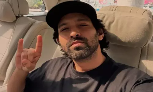 Vikrant Massey ने बाहरी लोगों को पर्याप्त अवसर न मिलने के दावों पर प्रतिक्रिया दी Vikrant Massey ने बाहरी लोगों को पर्याप्त अवसर न मिलने के दावों पर प्रतिक्रिया दी