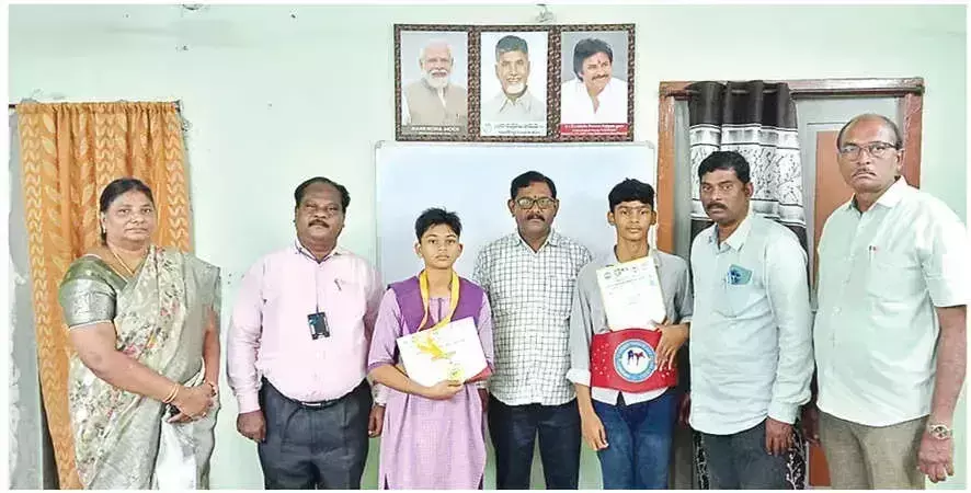 Andhra: राजमहेंद्रवरम के छात्रों ने स्वर्ण पदक जीते Andhra: राजमहेंद्रवरम के छात्रों ने स्वर्ण पदक जीते