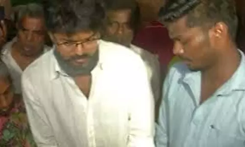 हिरासत में मौत: विजय ने अजित कुमार के घर का दौरा किया