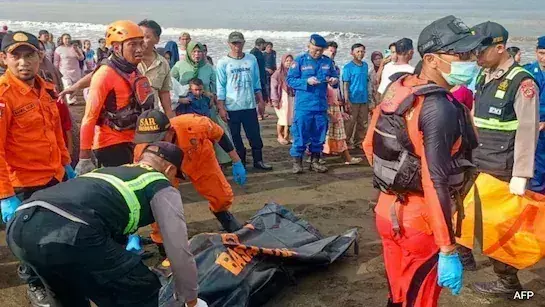 Indonesia में जहाज डूबने से 4 की मौत, 38 लापता