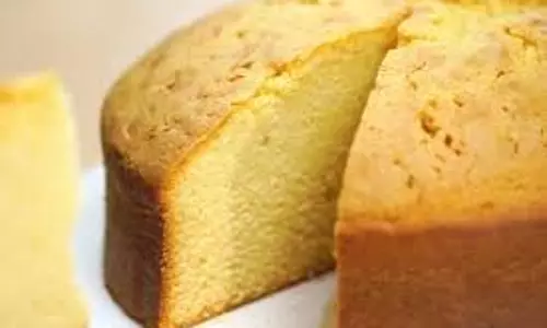 Banana Cake: पके केले से बनाएं स्पंजी केक, फटाफट तैयार करें ये आसान रेसिपी Banana Cake: पके केले से बनाएं स्पंजी केक, फटाफट तैयार करें ये आसान रेसिपी