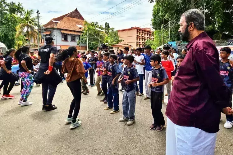 Kerala में जुम्बा को मिला अप्रत्याशित मोड़ Kerala में जुम्बा को मिला अप्रत्याशित मोड़