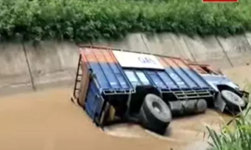 Punjab: बड़ा हादसा,गैस सिलेंडर से भरा ट्रक नहर में गिरा
